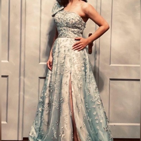 Mac Duggal dress. Floral beaded tulle. - Picture 6 of 7